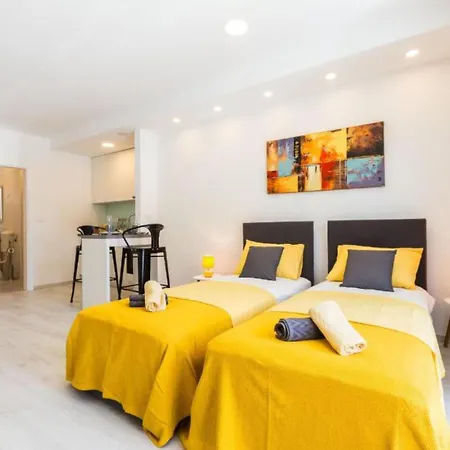 Spacious Two Sis In With Terrace Appartement *