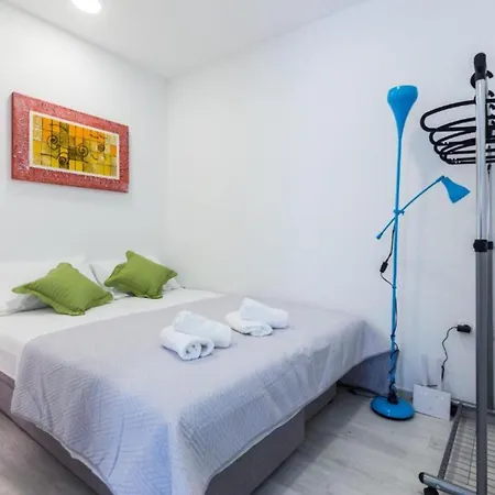 Spacious Two Sis In With Terrace Appartement