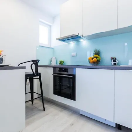 Appartement Spacious Two Sis In With Terrace *