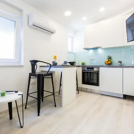 Spacious Two Sis In With Terrace *