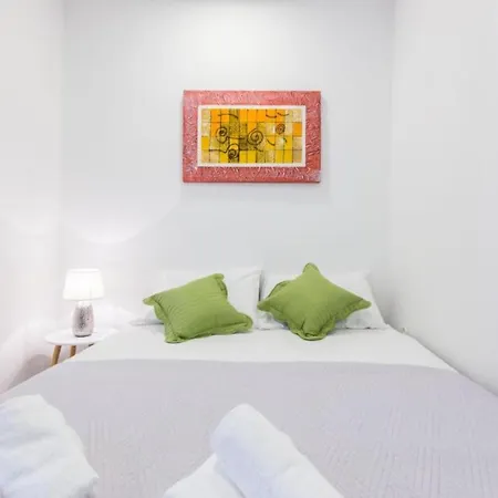 Appartement Spacious Two Sis In With Terrace